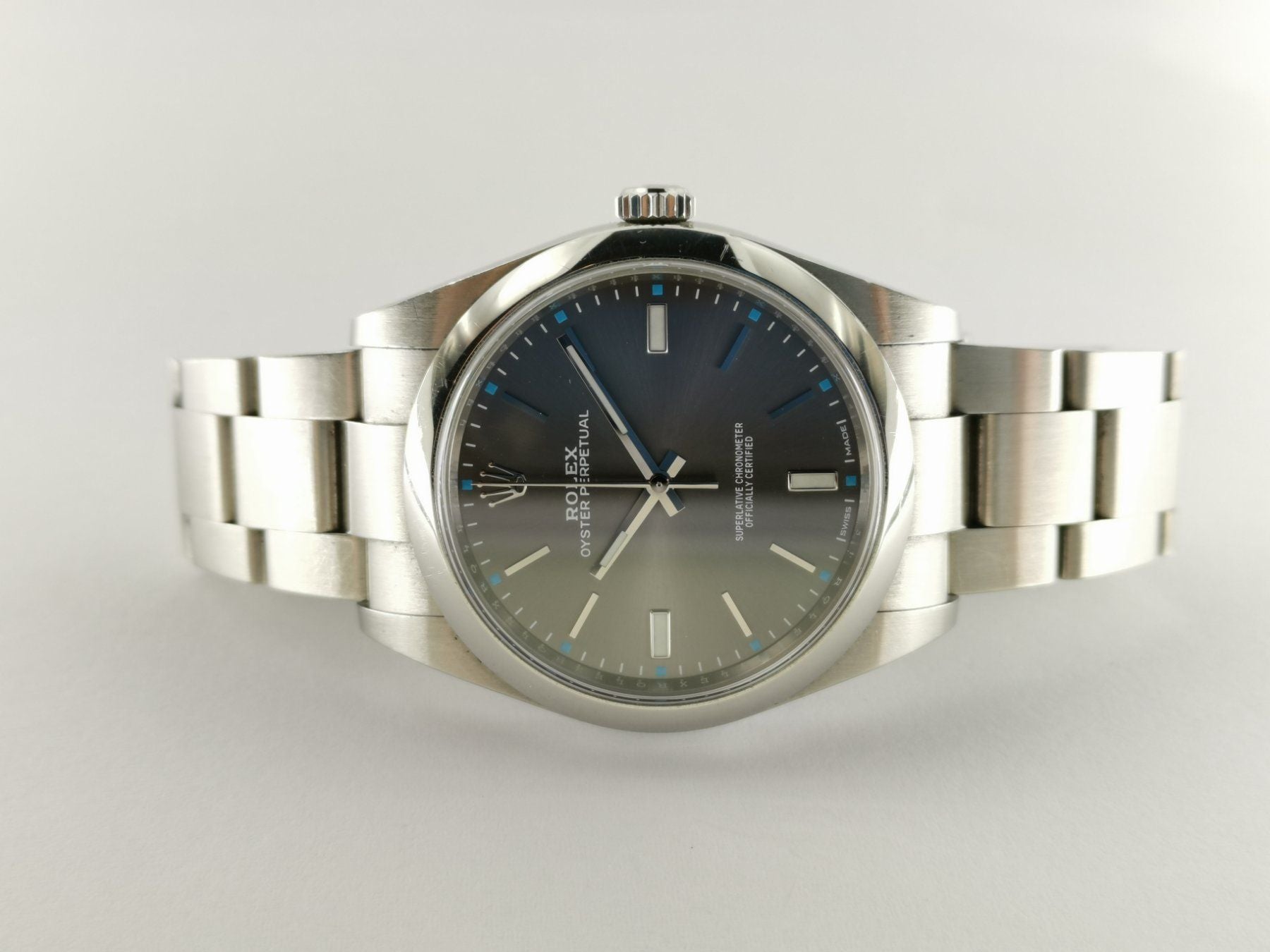 Rolex Oyster Perpetual 39 - 114300