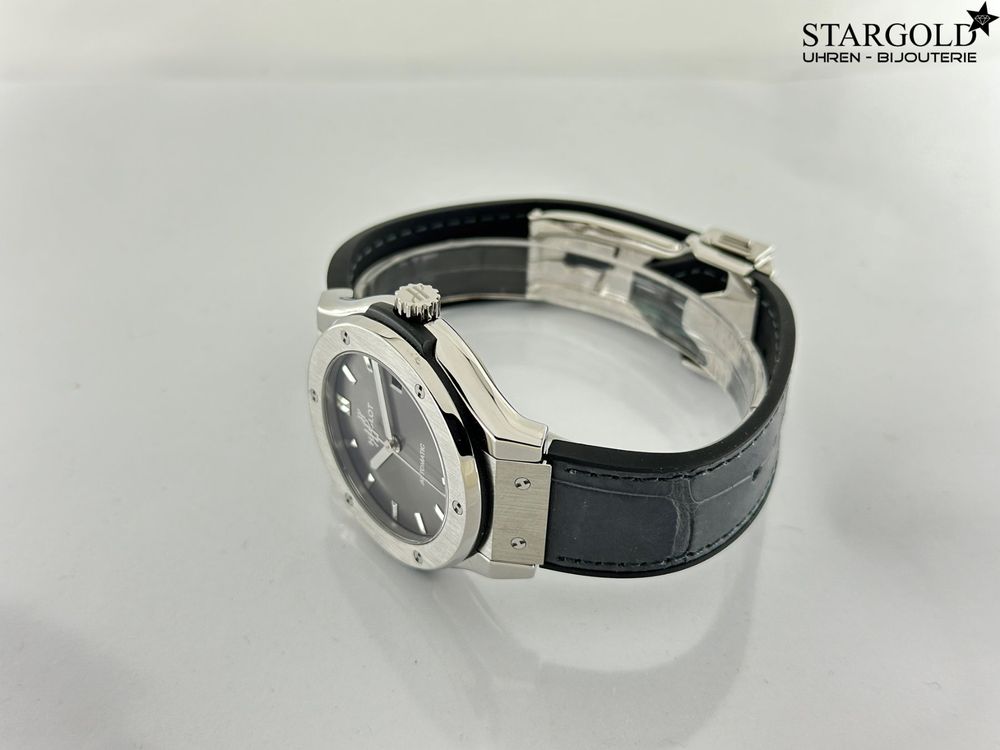 Hublot Classic Fusion Racing Grey - 565.NX.7071.LR - 38mm - 4290 CHF Zürich