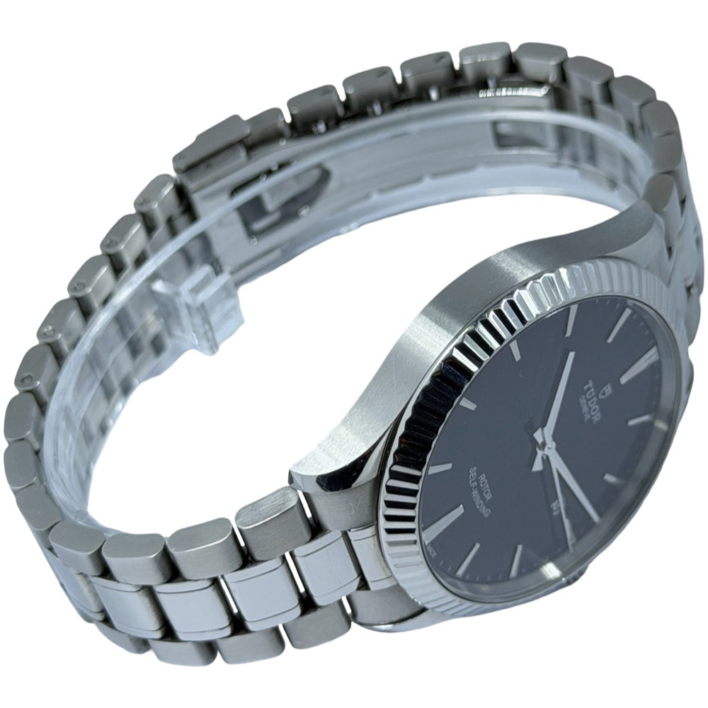 Tudor Style - 12710