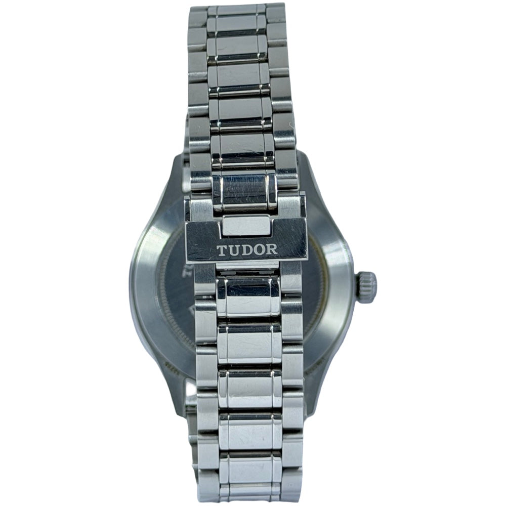 Tudor Style - 12710
