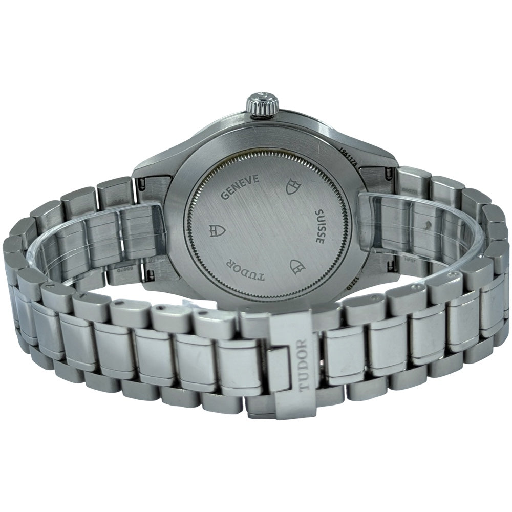 Tudor Style - 12710