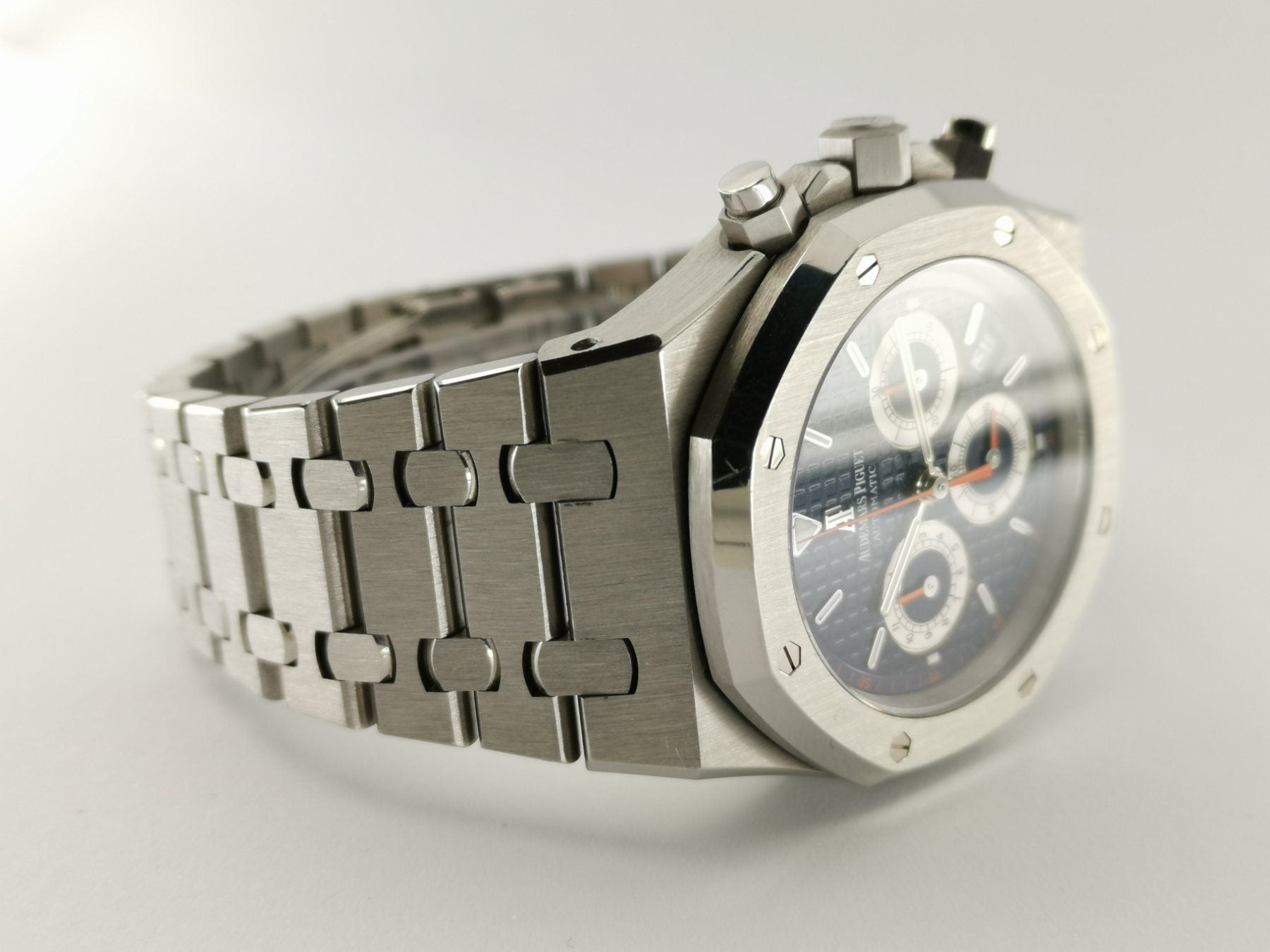 Audemars Piguet Royal Oak Chronograph Blau - 39 mm - 26900 CHF Zürich