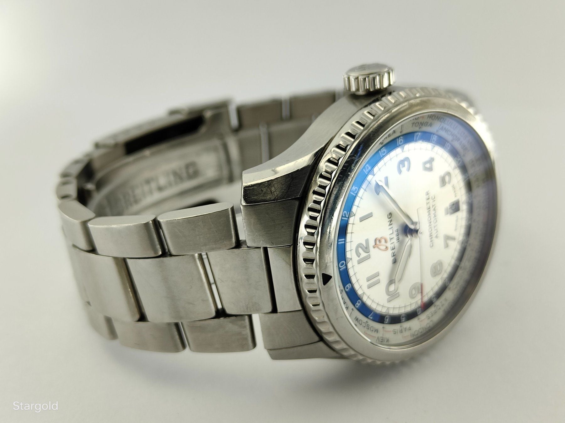 Breitling Aviator 8 B35 Unitime - 43 mm - 4290 CHF Zürich