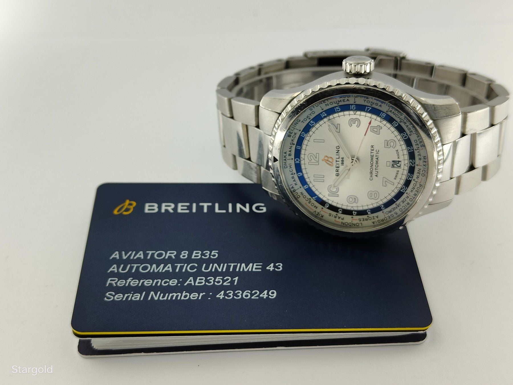 Breitling Aviator 8 B35 Unitime - 43 mm - 4290 CHF Zürich