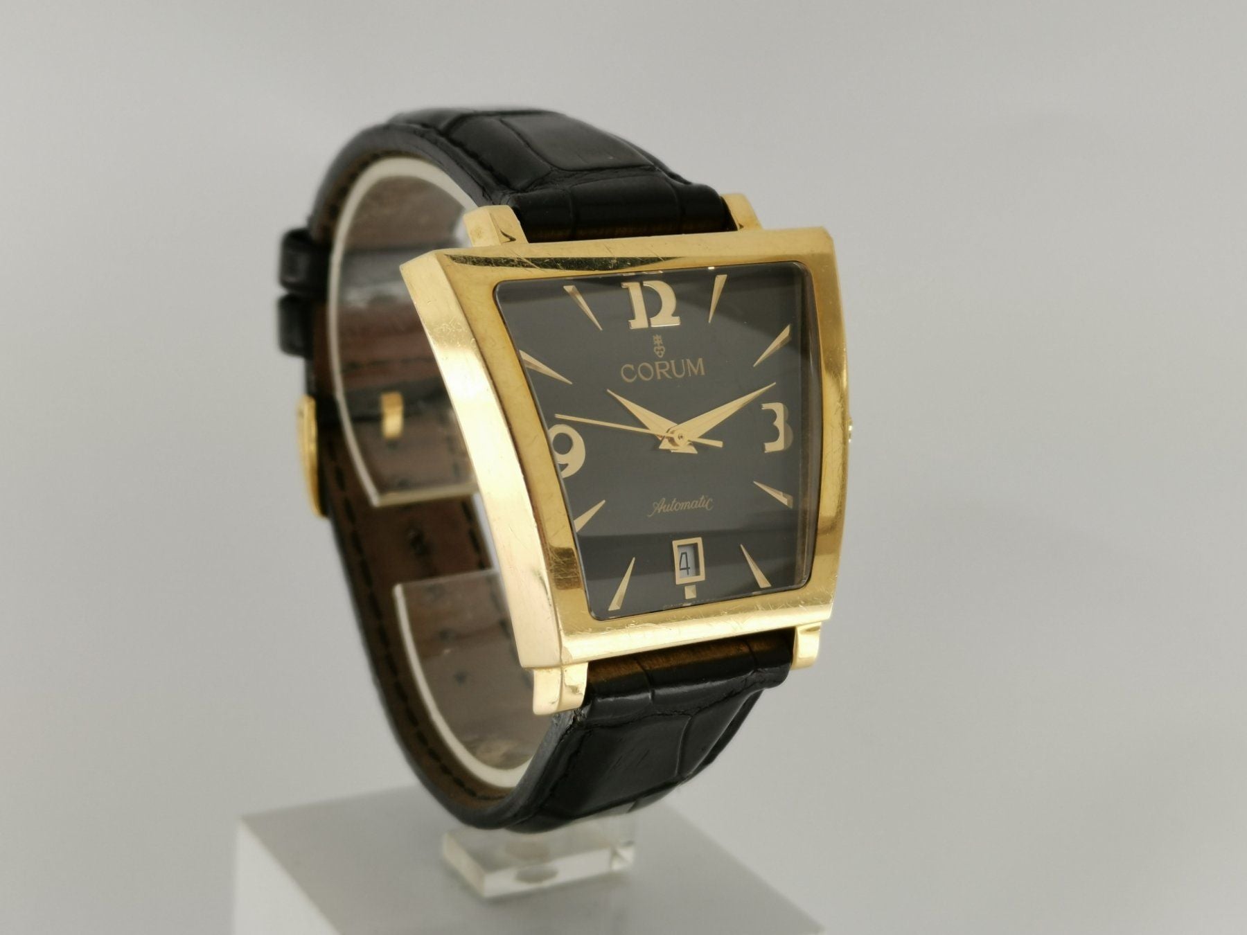 Corum Trapeze Automatik 18K Gelbgold - 82.404.56