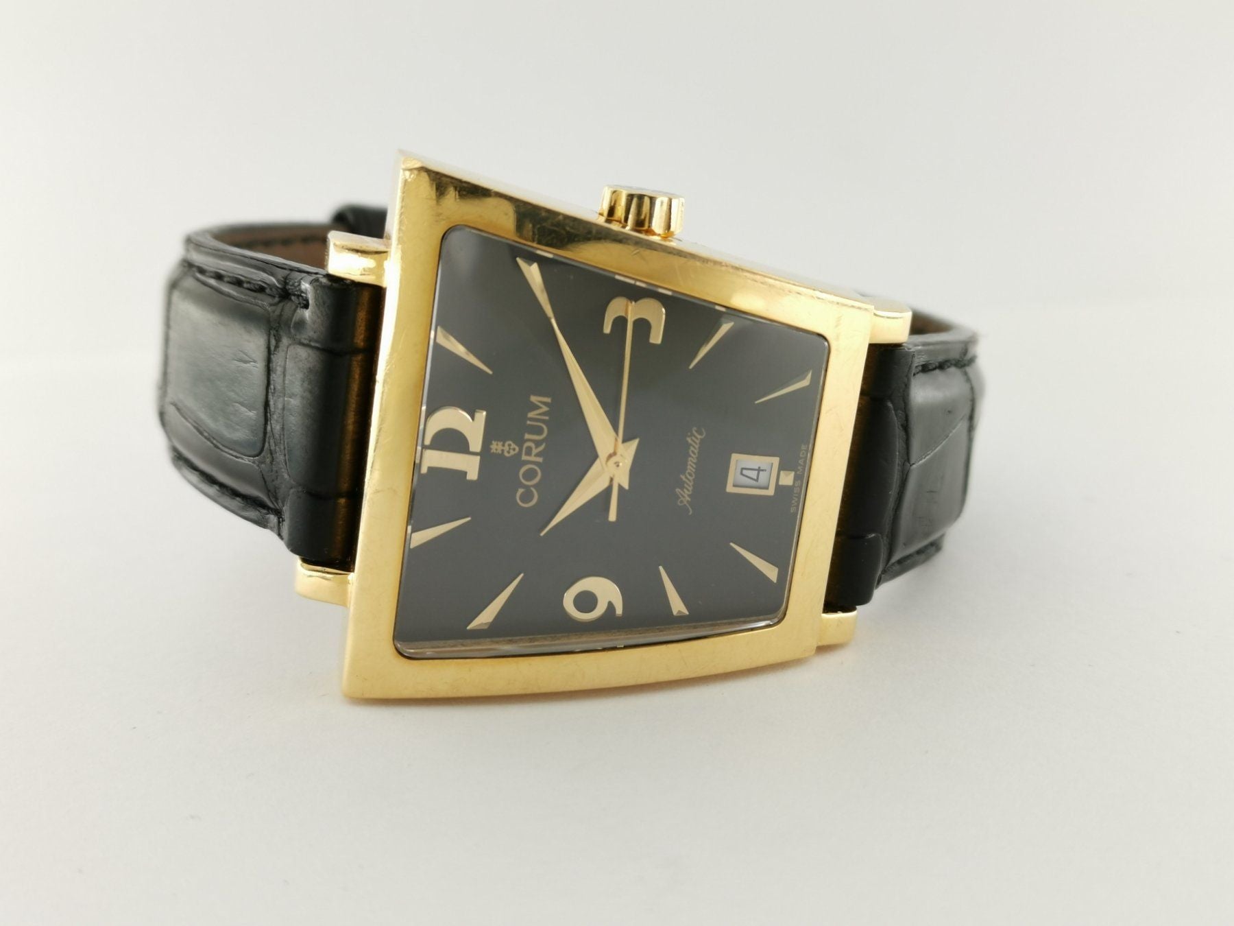 Corum Trapeze Automatik 18K Gelbgold - 82.404.56
