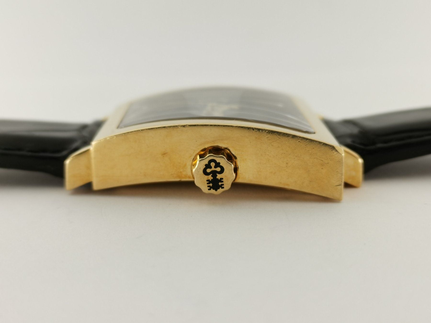 Corum Trapeze Automatik 18K Gelbgold - 82.404.56