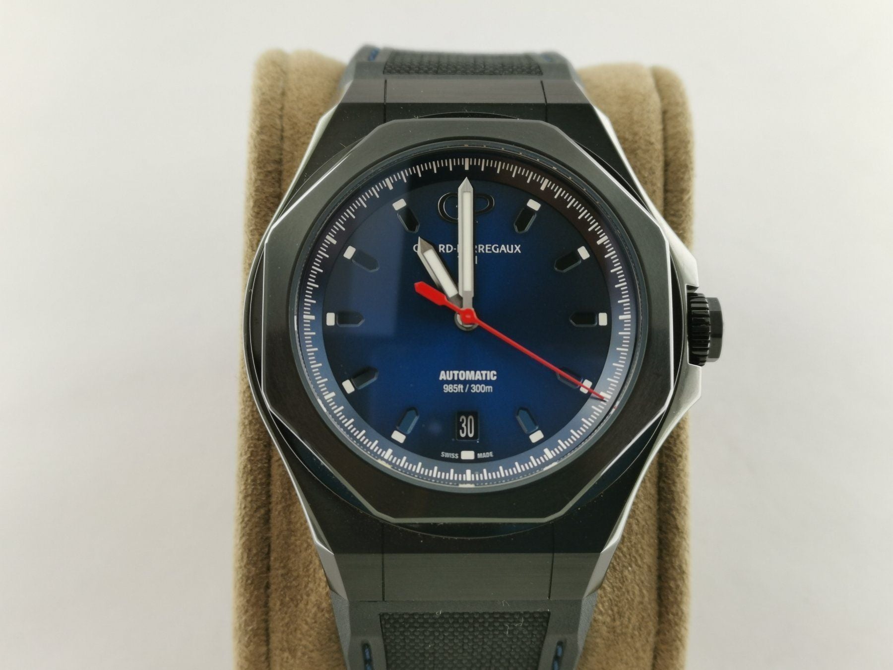 Girard Perregaux Laureato Absolute 44mm - 44 mm - 6590 CHF Zürich