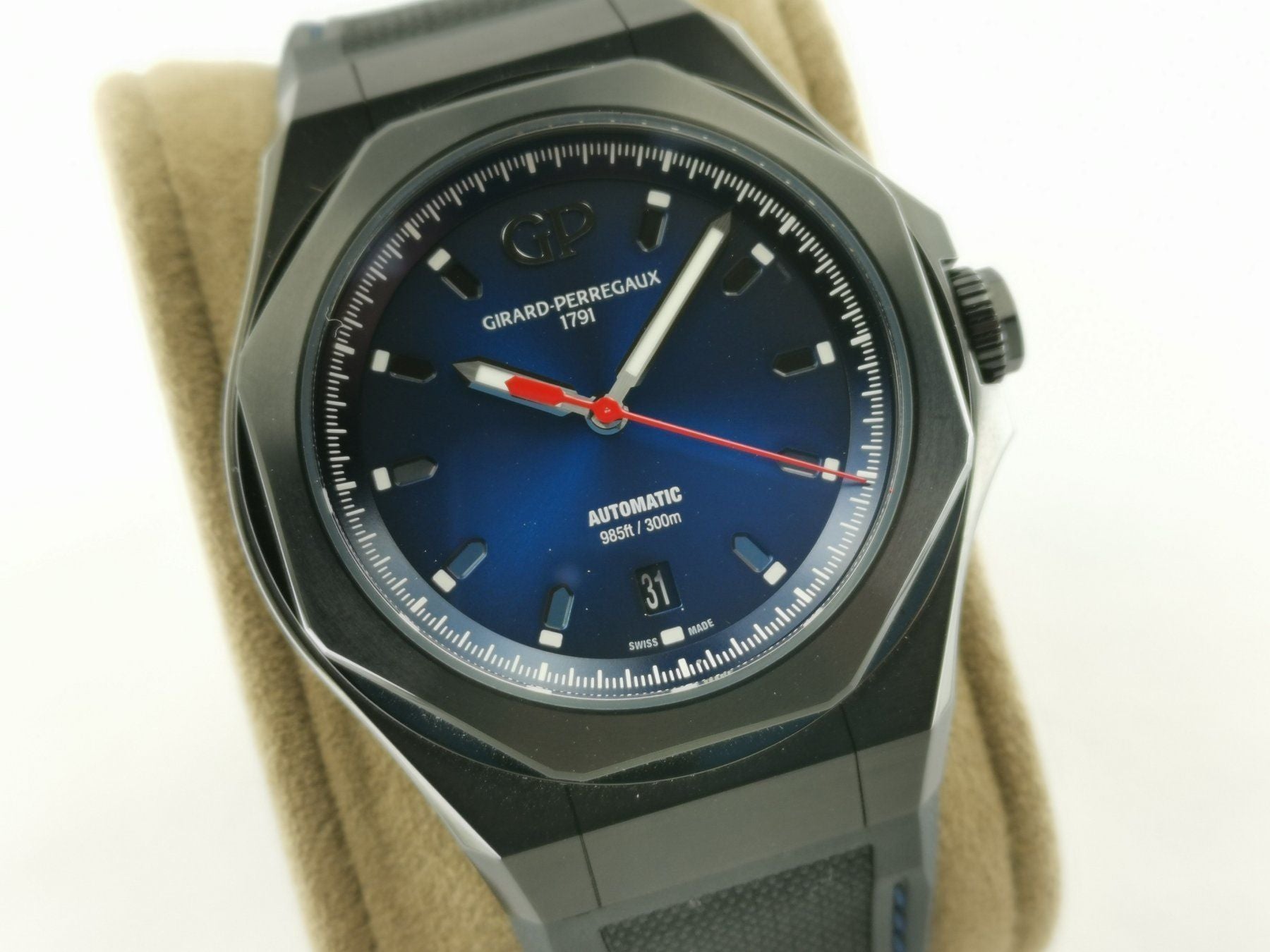 Girard Perregaux Laureato Absolute 44mm - 44 mm - 6590 CHF Zürich