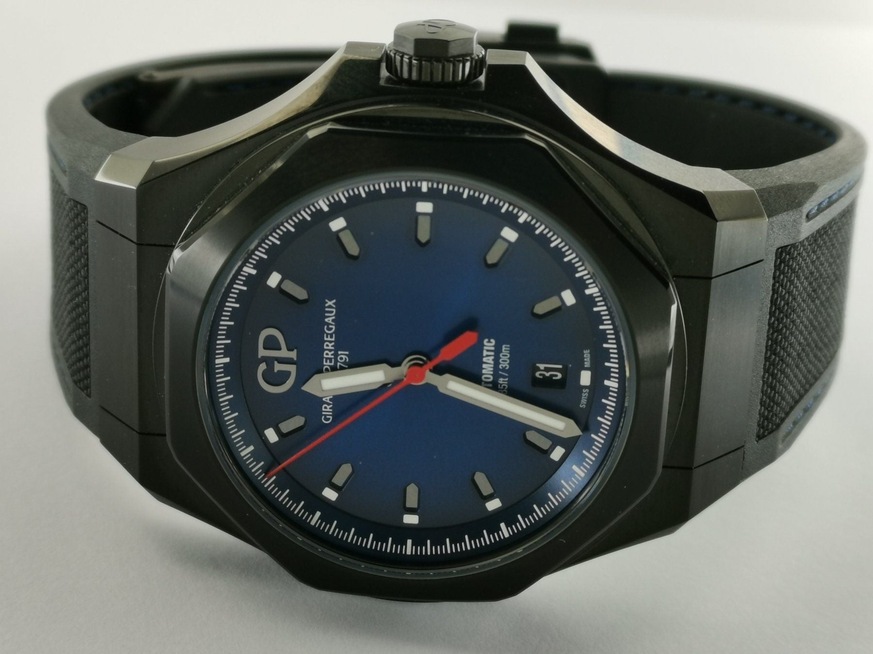 Girard Perregaux Laureato Absolute 44mm