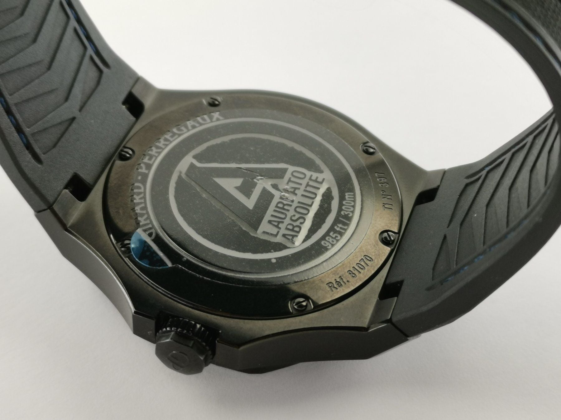 Girard Perregaux Laureato Absolute 44mm - 44 mm - 6590 CHF Zürich