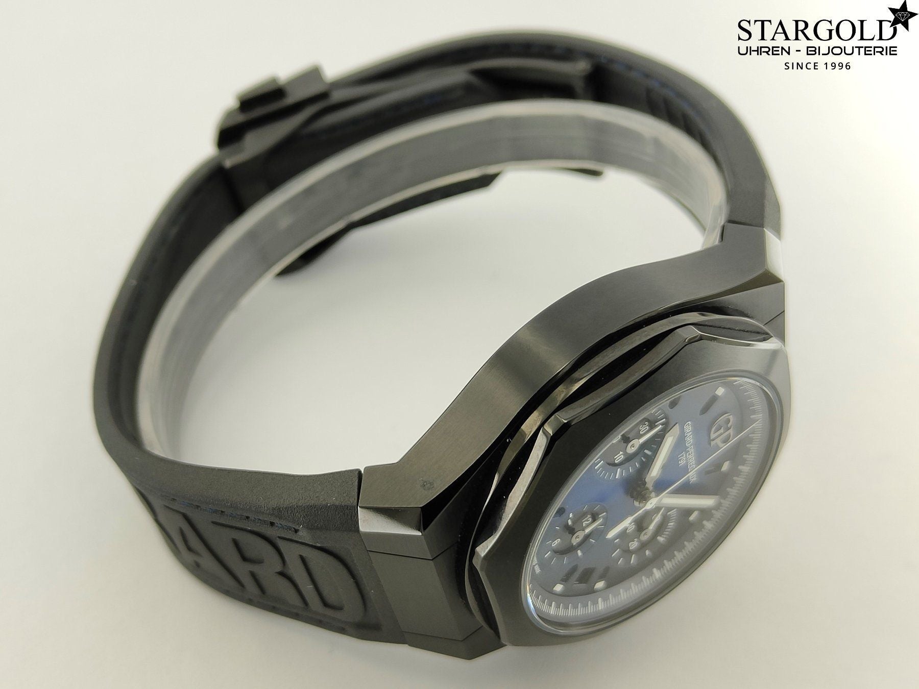 Girard Perregaux Laureato Absolute Chrono -81060-21-491-FH6A - 44 mm - 7590 CHF Zürich