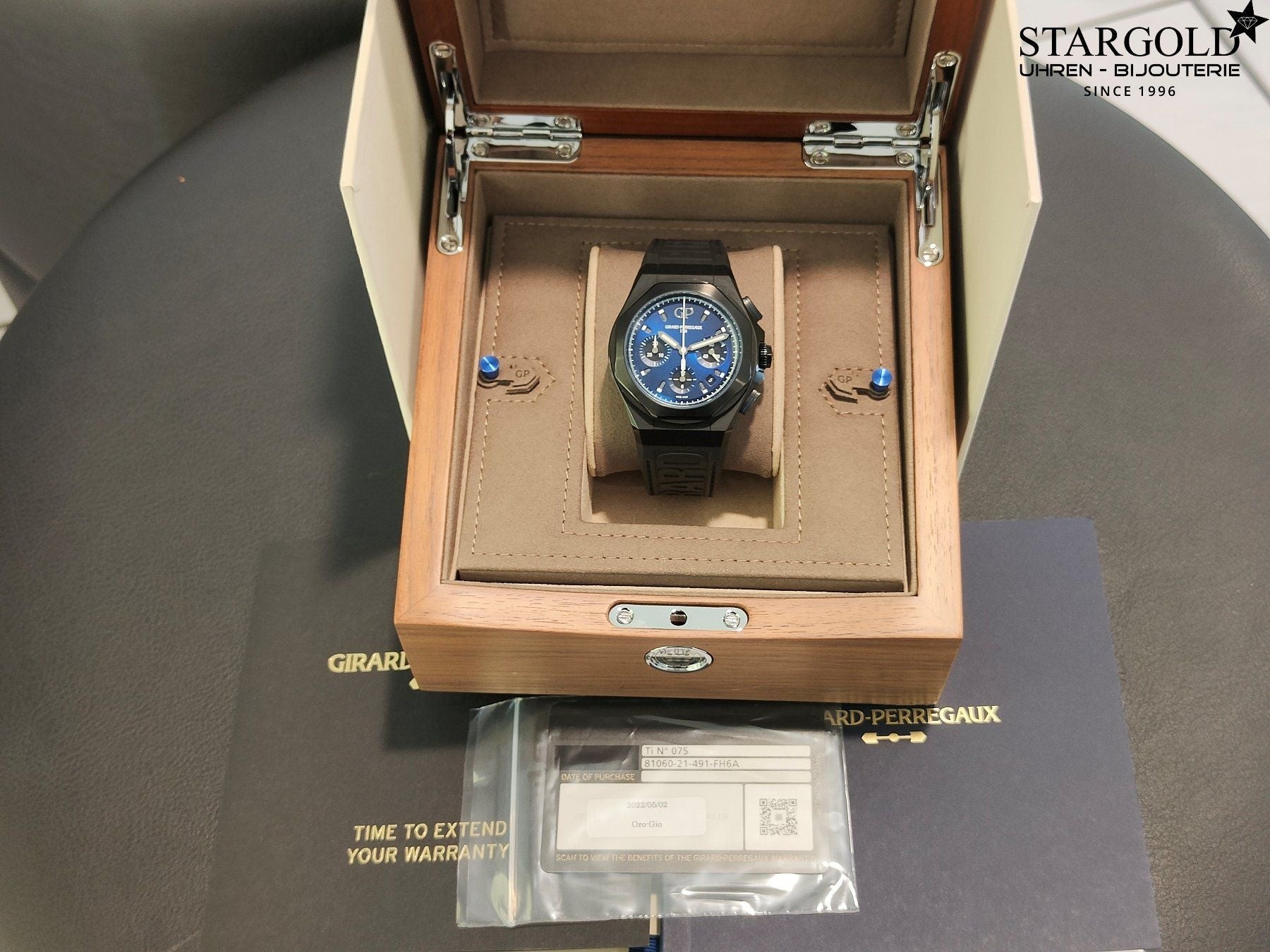 Girard Perregaux Laureato Absolute Chrono -81060-21-491-FH6A - 44 mm - 7590 CHF Zürich