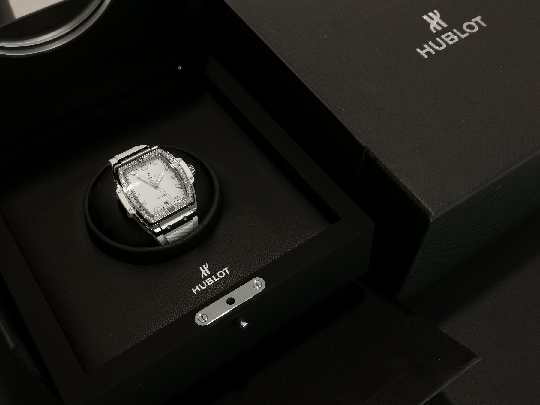 Hublot "Spirit of Big Bang" mit Diamanten - 39mm