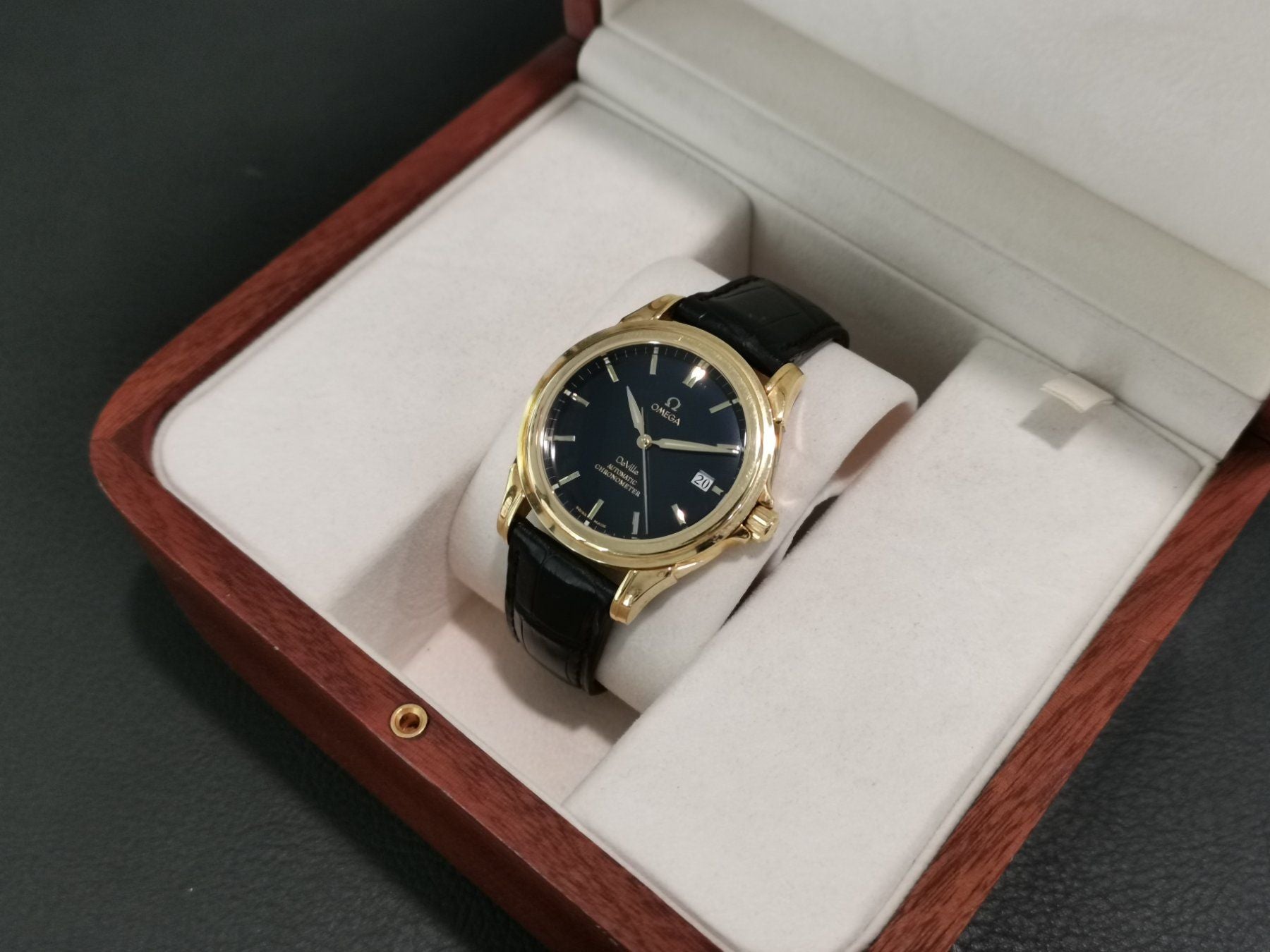 Omega De Ville Co-Axial 18K yellow gold