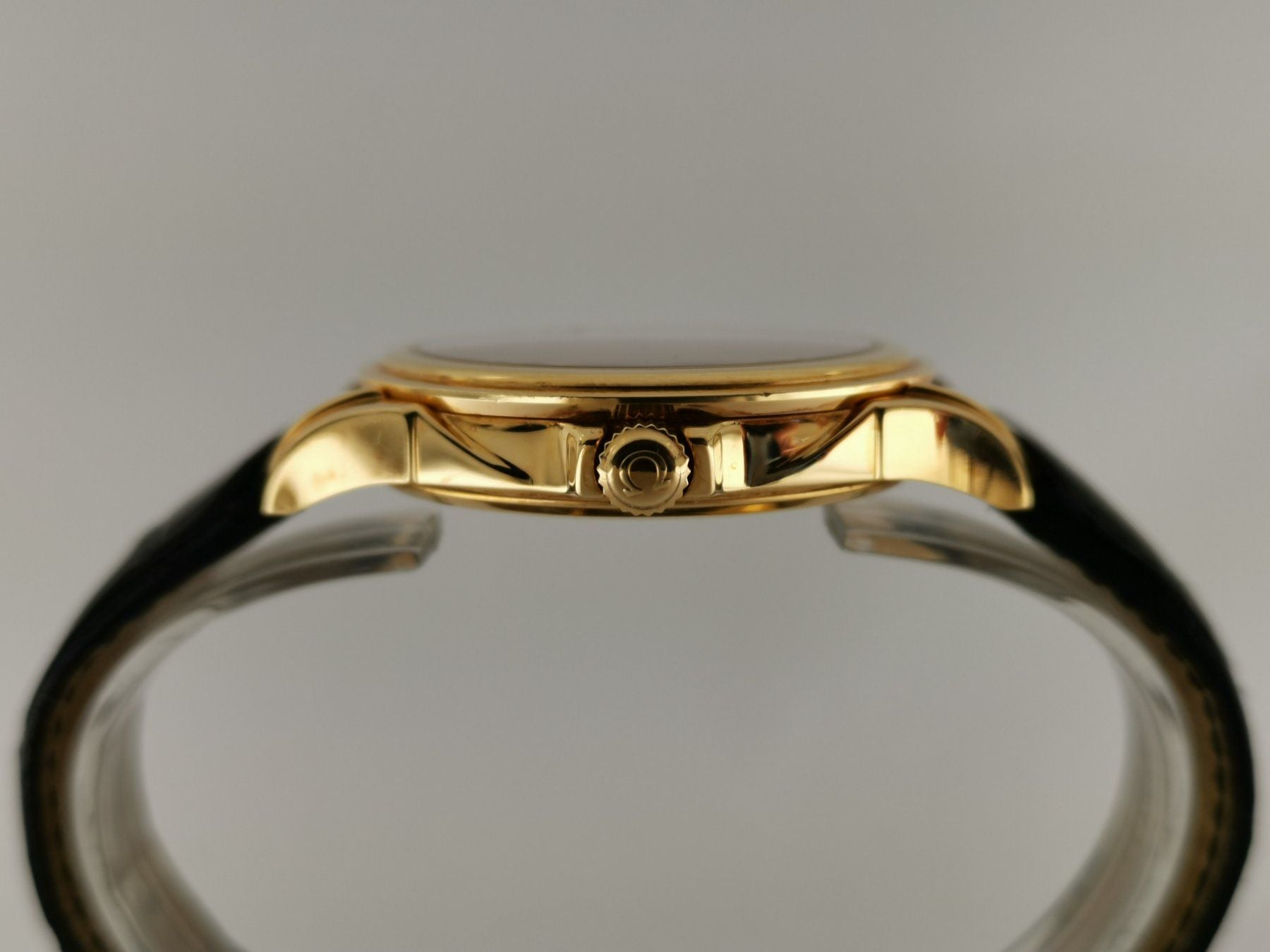 Omega De Ville Co-Axial 18K yellow gold