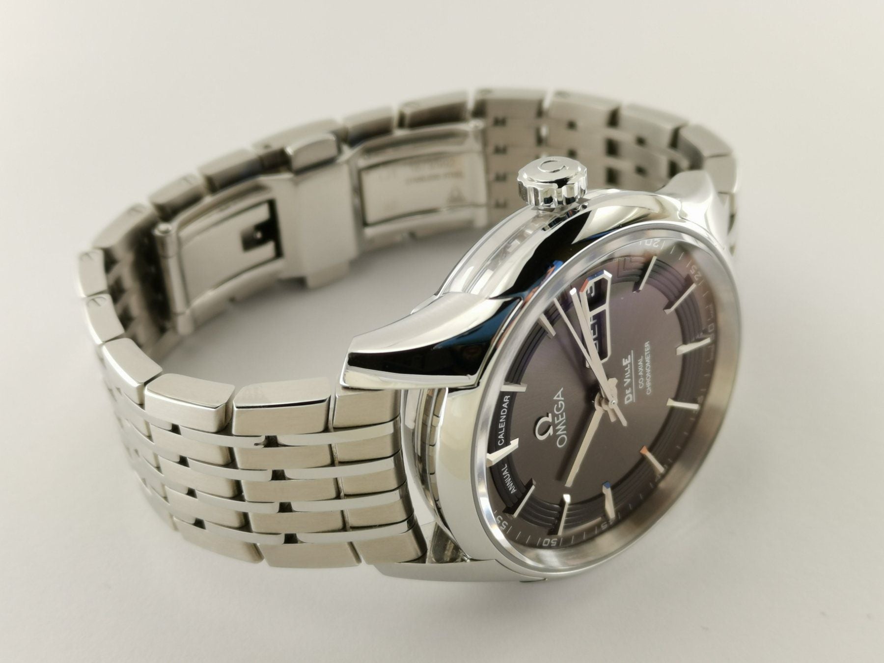Omega De Ville Hour Vision Annual Calendar