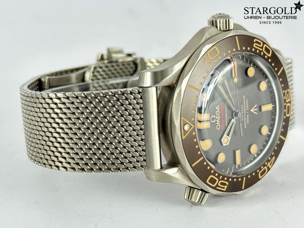 Omega Seamaster Diver 300 - 007 Edition 210.90.42.20.01.001