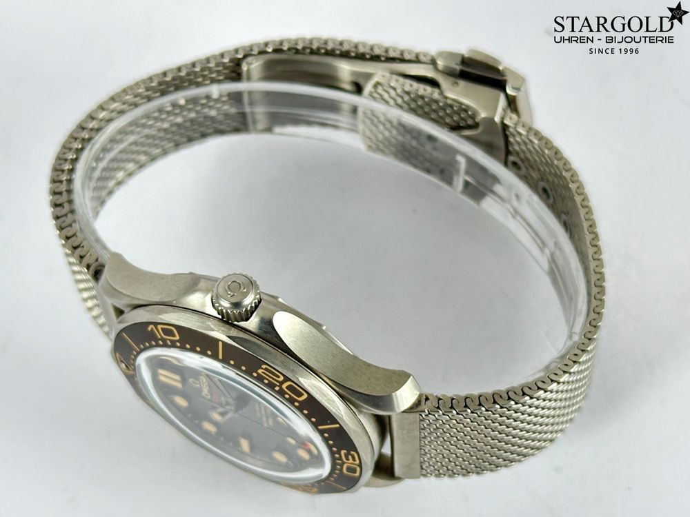 Omega Seamaster Diver 300 - 007 Edition 210.90.42.20.01.001