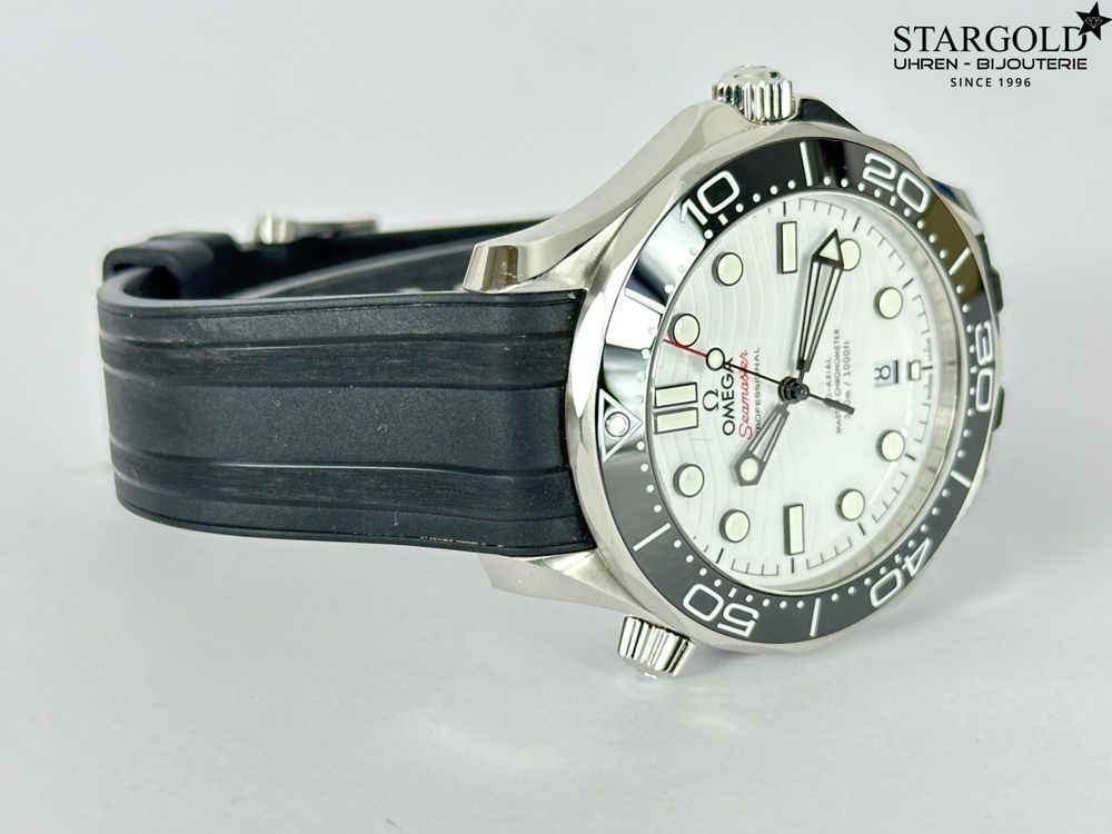 Omega Seamaster Diver 300 - 210.32.42.20.04.001
