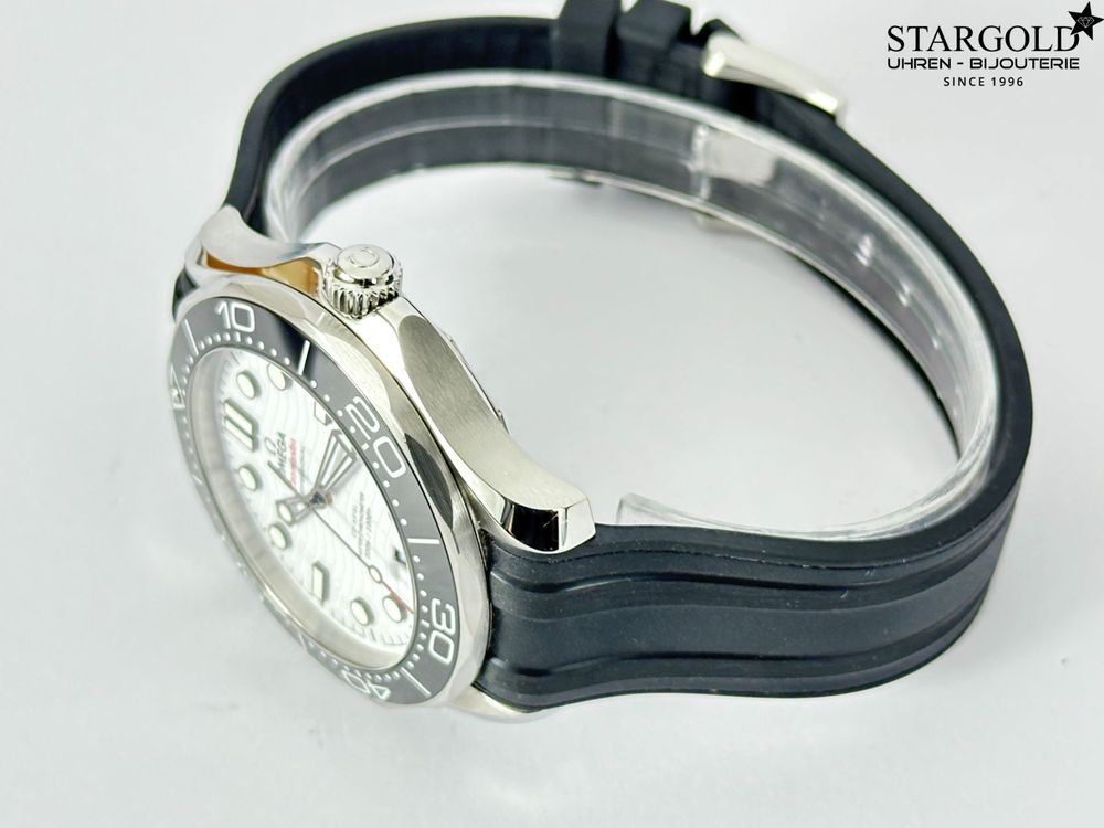 Omega Seamaster Diver 300 - 210.32.42.20.04.001