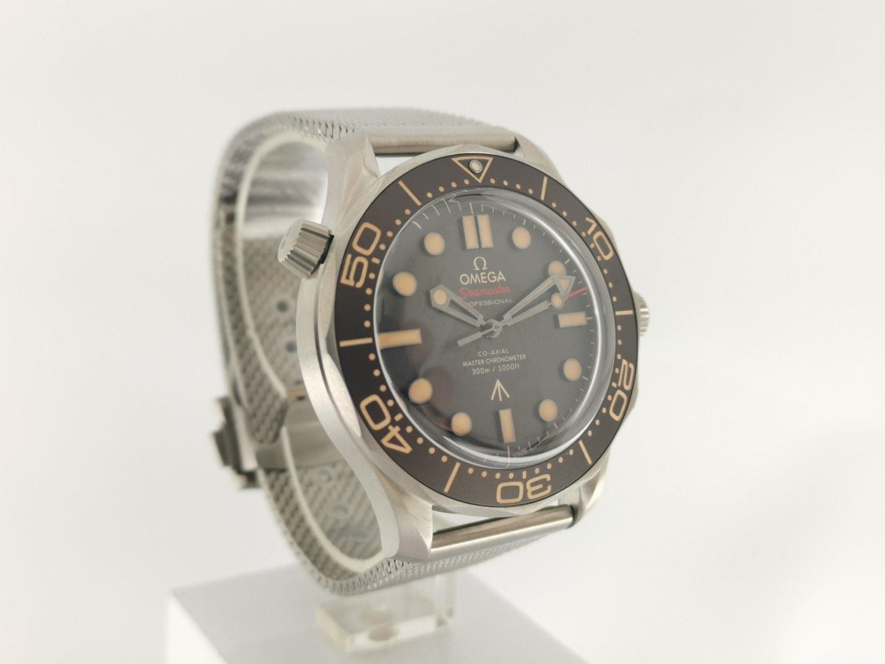 Omega Seamaster Diver 300 M - 007 Edition