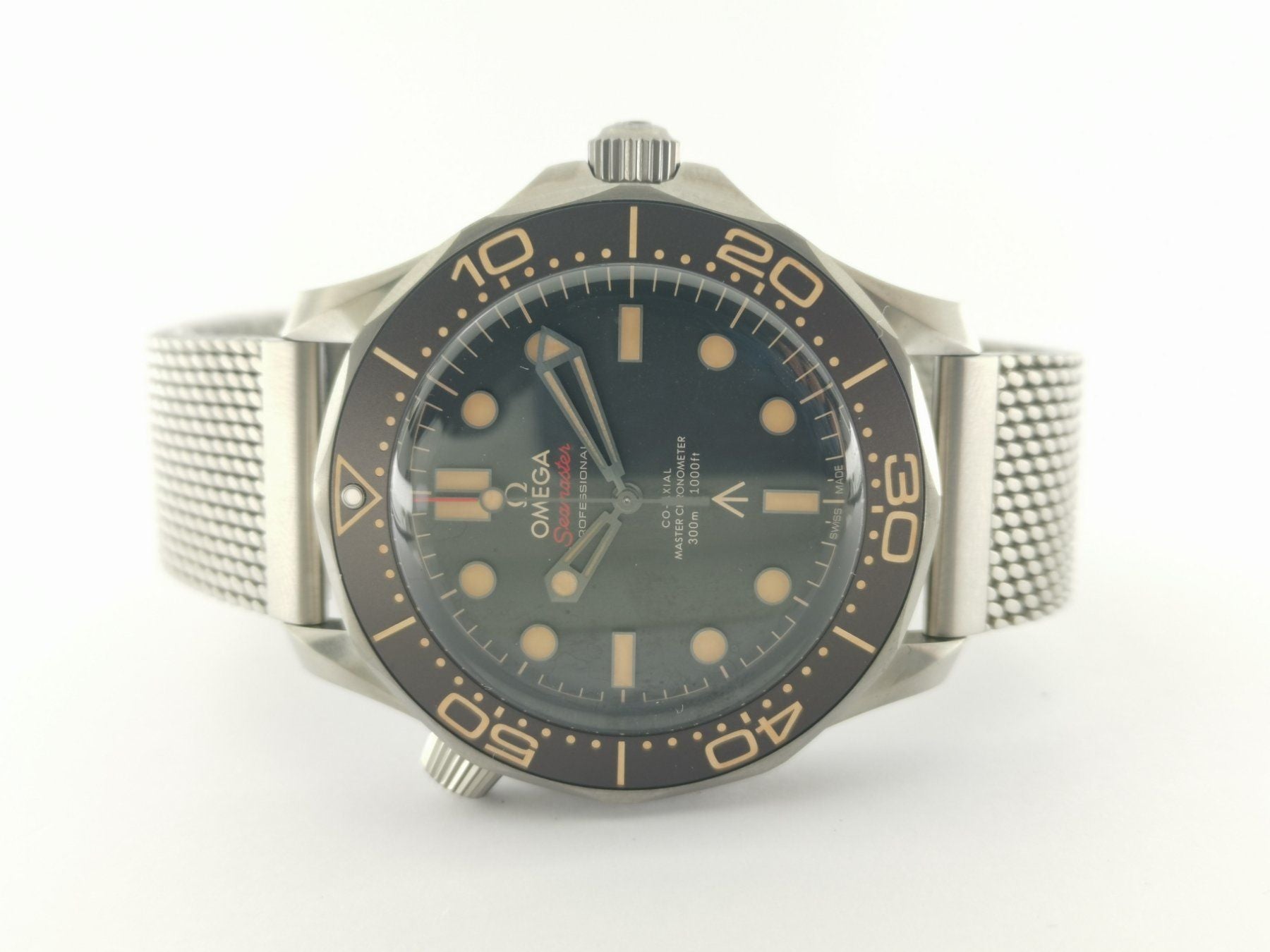 Omega Seamaster Diver 300 M - 007 Edition