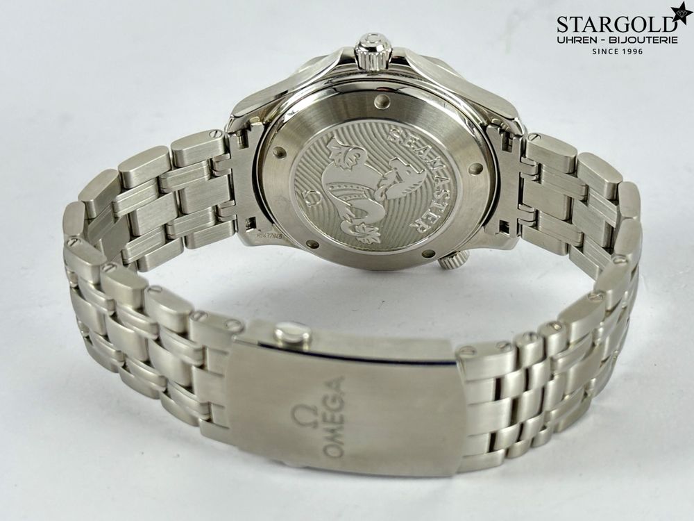 Omega Seamaster Diver 300 M - 212.30.41.20.01.003
