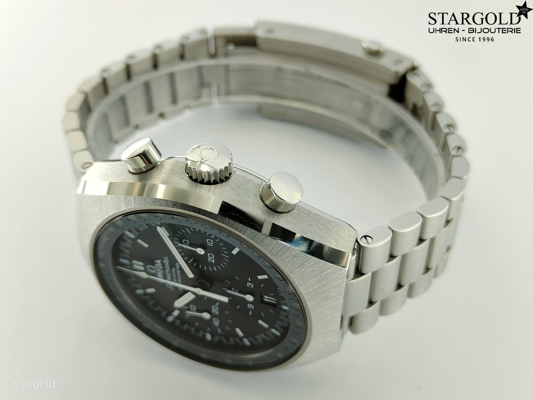 Omega Speedmaster Mark II - 327.10.43.50.01.001