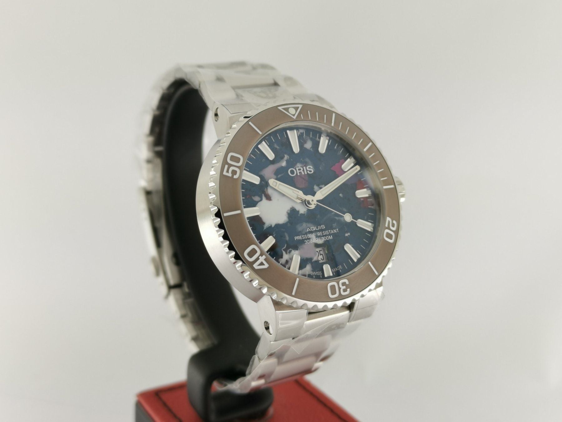 Oris Aquis Date 01.733.7766.4150