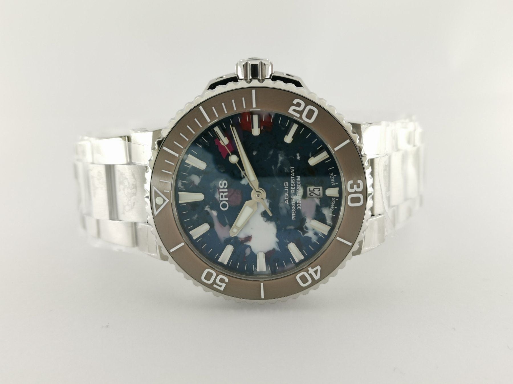 Oris Aquis Date 01.733.7766.4150
