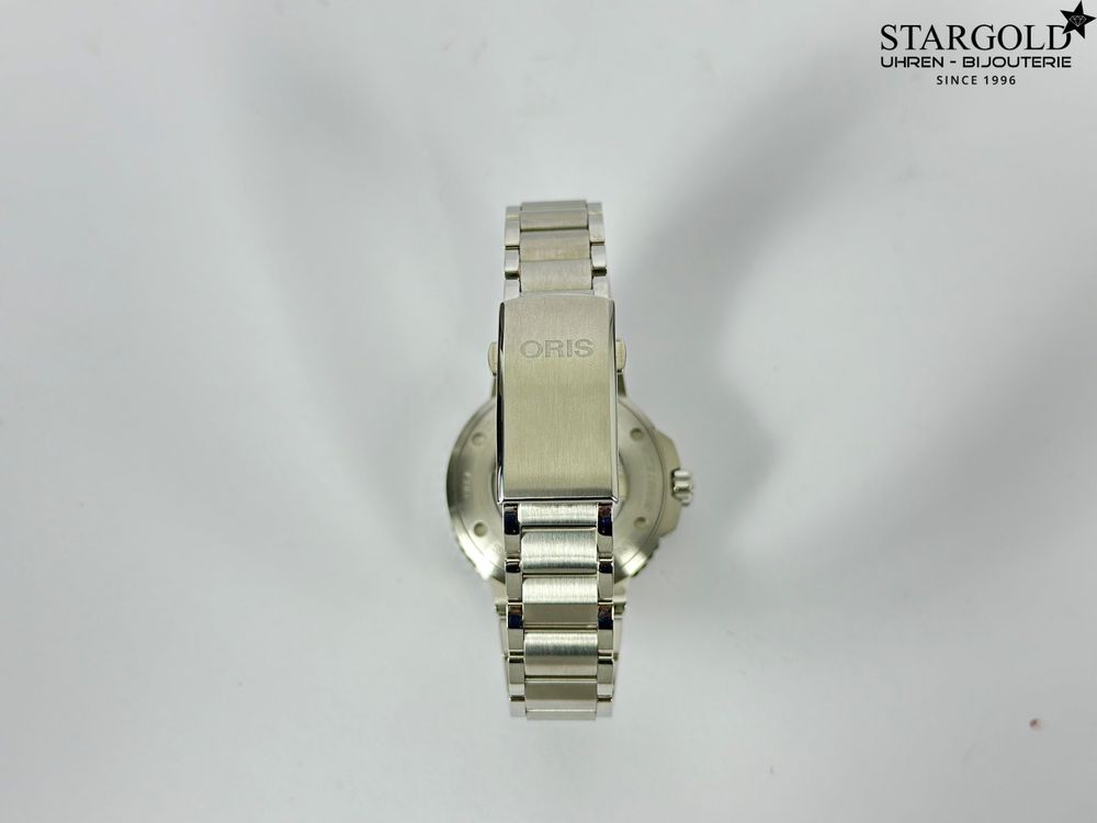 Oris Aquis Date Upcycle - 01 733 7766 4150