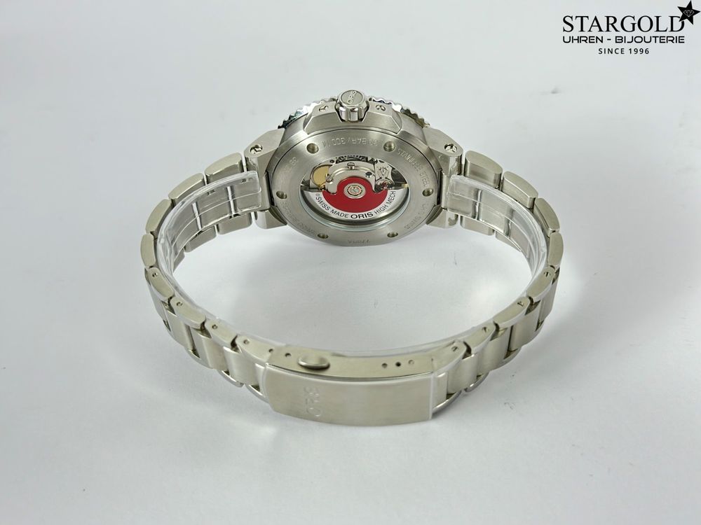 Oris Aquis Date Upcycle - 01 733 7766 4150