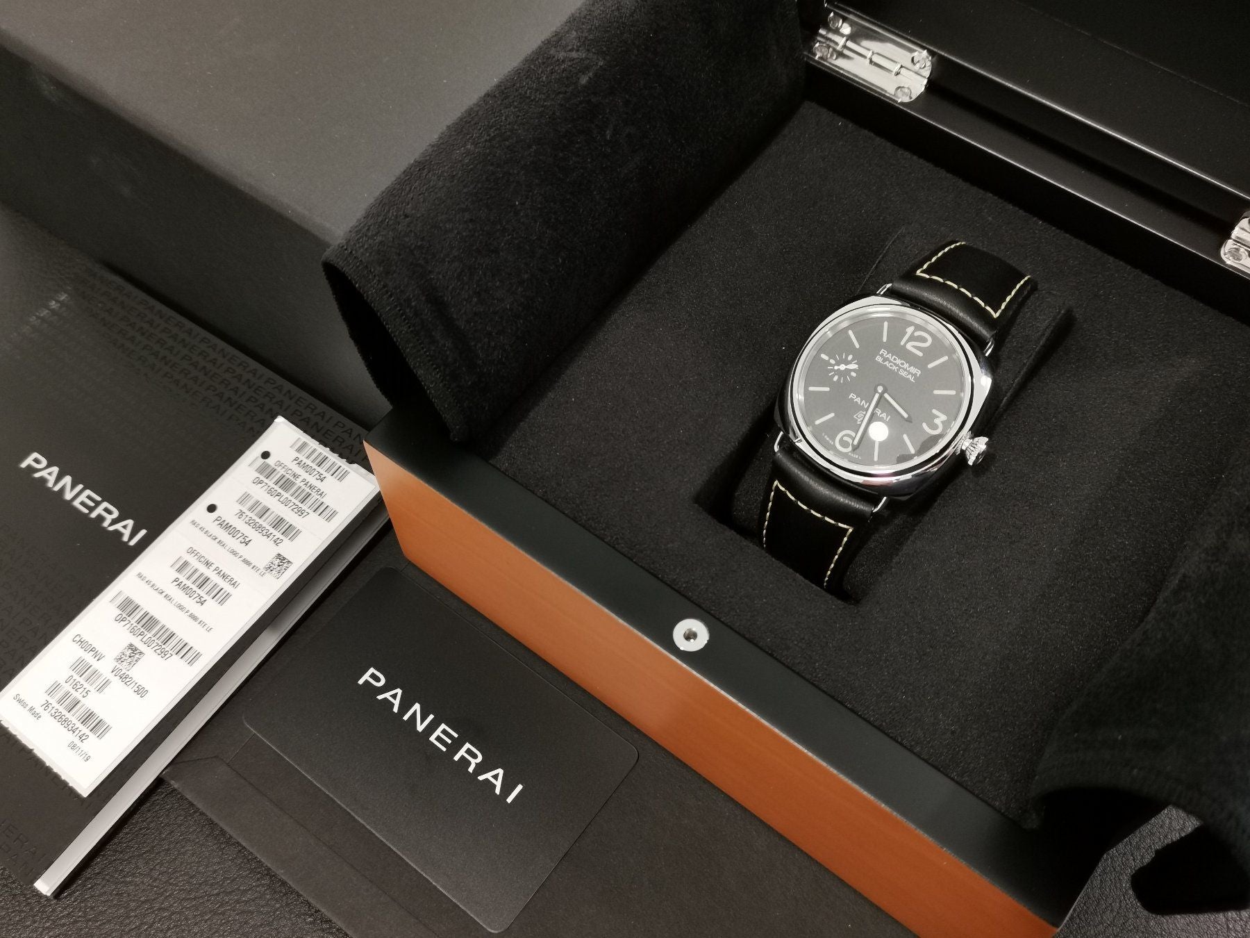 Panerai Radiomir Black Seal Logo - PAM00754