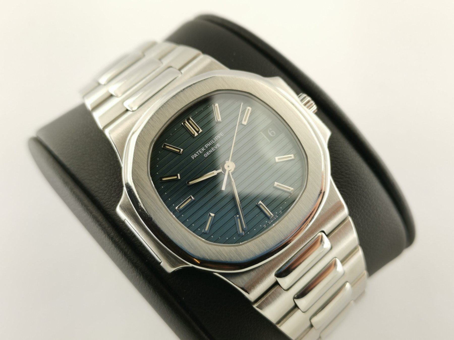 Patek Philippe 3800/1 Nautilus Vintage ’First Series’ - 37 mm - 54500 CHF Zürich