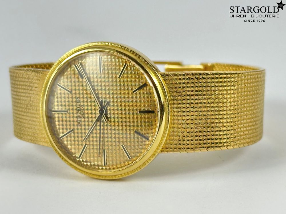 Patek Philippe Calatrava 18K Gold - 3563