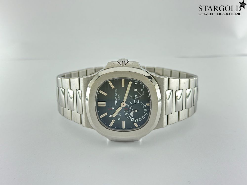 Patek Philippe Nautilus - 5712/1A-001