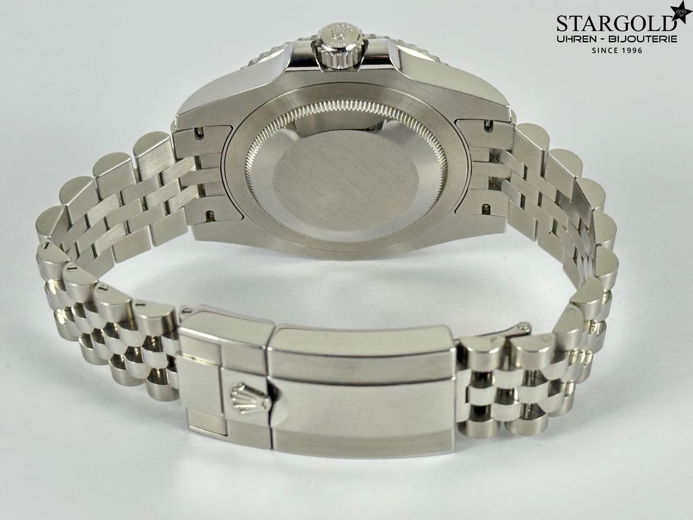 Rolex GMT-Master II "Pepsi" 126710BLRO