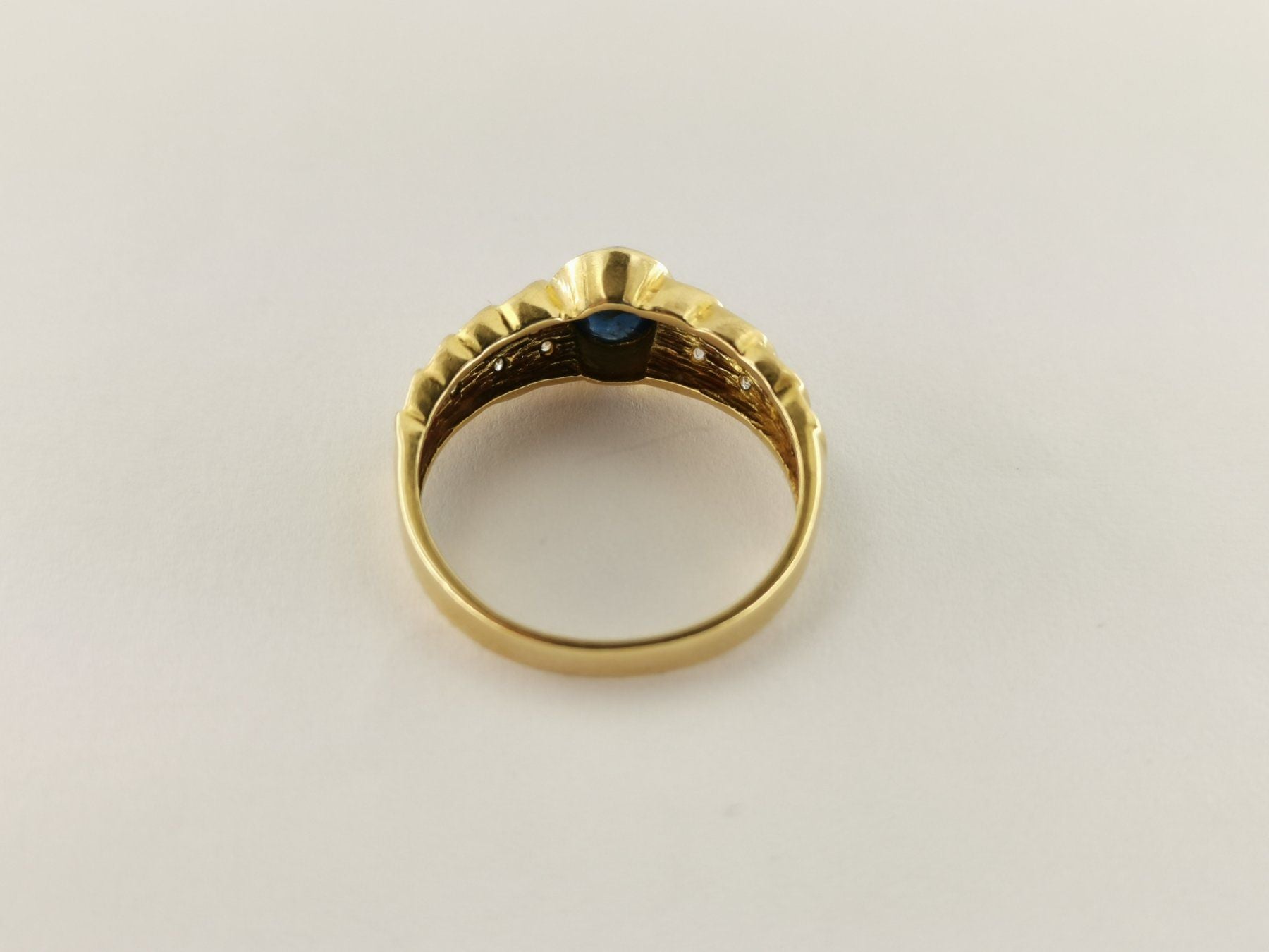 18K Gelbgold Ring mit Diamanten und Saphir - RING06121