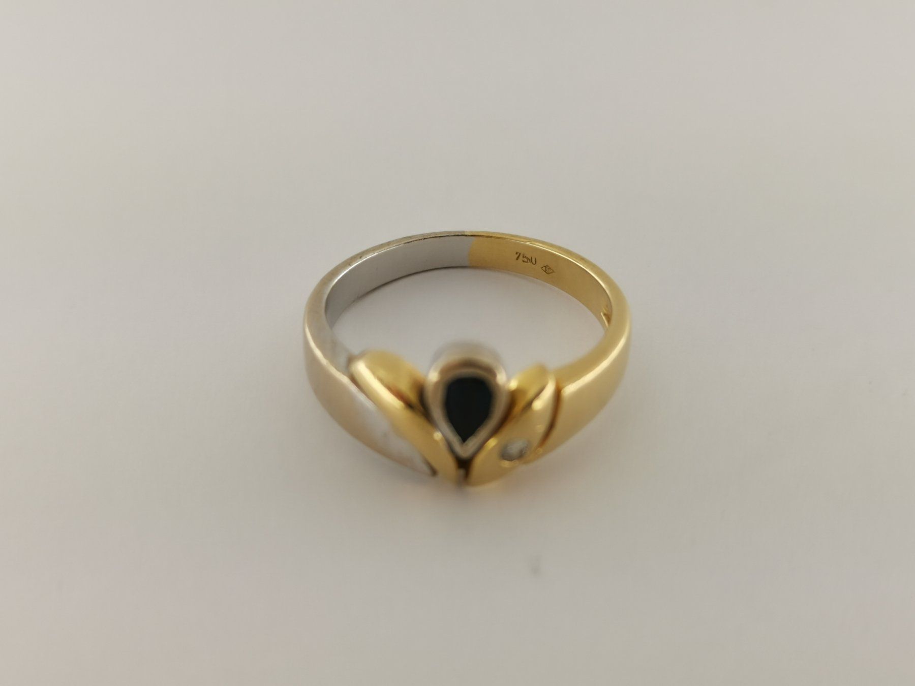 18K Goldring mit Diamant und Saphir - RING06125