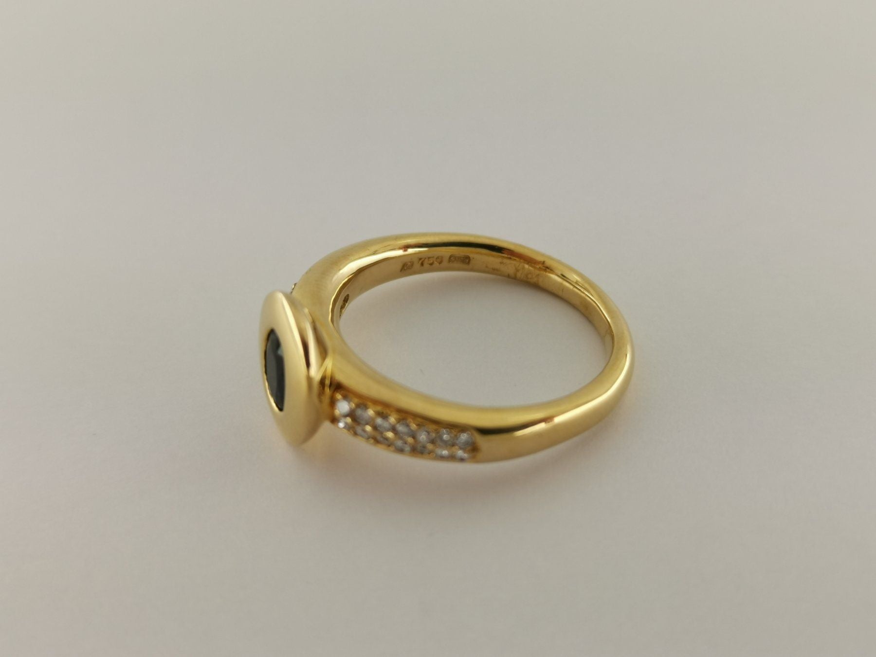 18K Goldring mit Diamanten und Saphir - RING06124