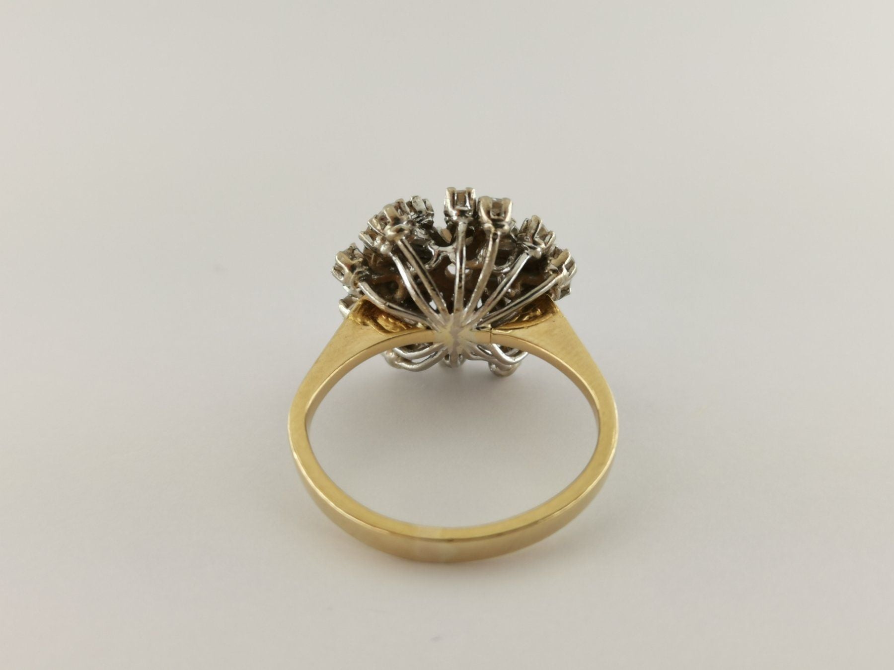 18K Goldring mit Diamanten