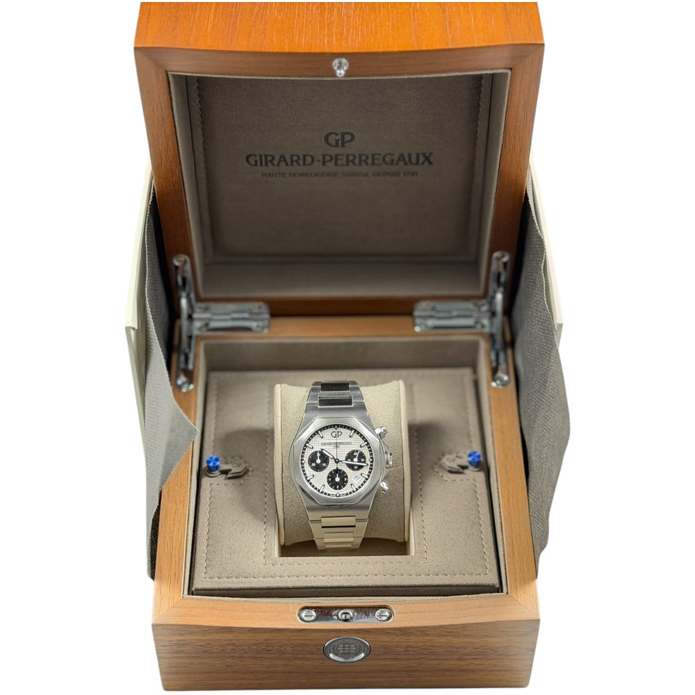 Girard Perregaux Laureato Chronograph - 81020-11-131-11A