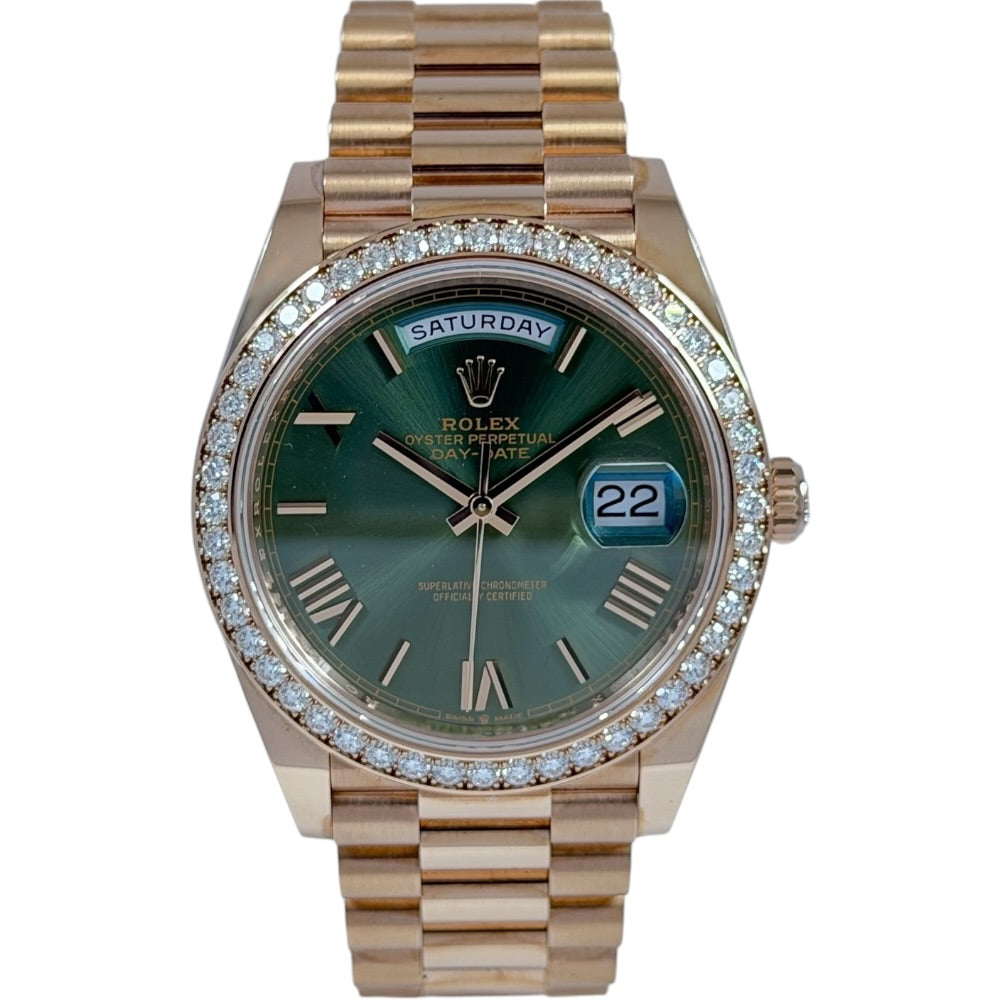 Rolex Day-Date 40 Green Dial Diamond - 228345RBR auf Stargold.ch erhältlich.