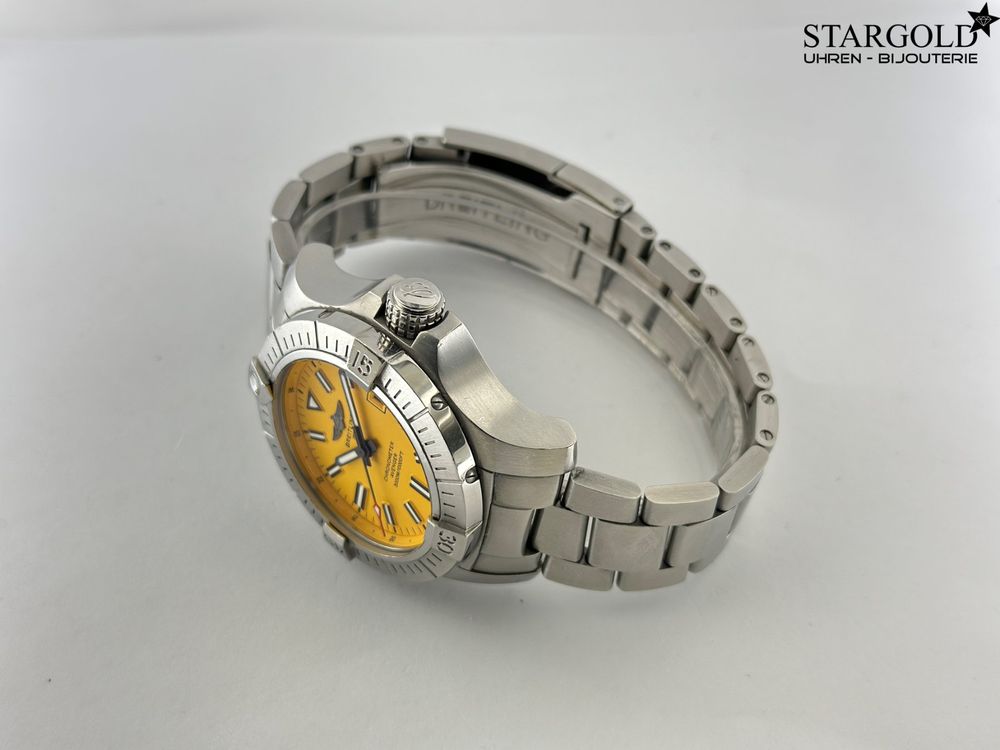 Breitling Avenger - A17319101I1A1