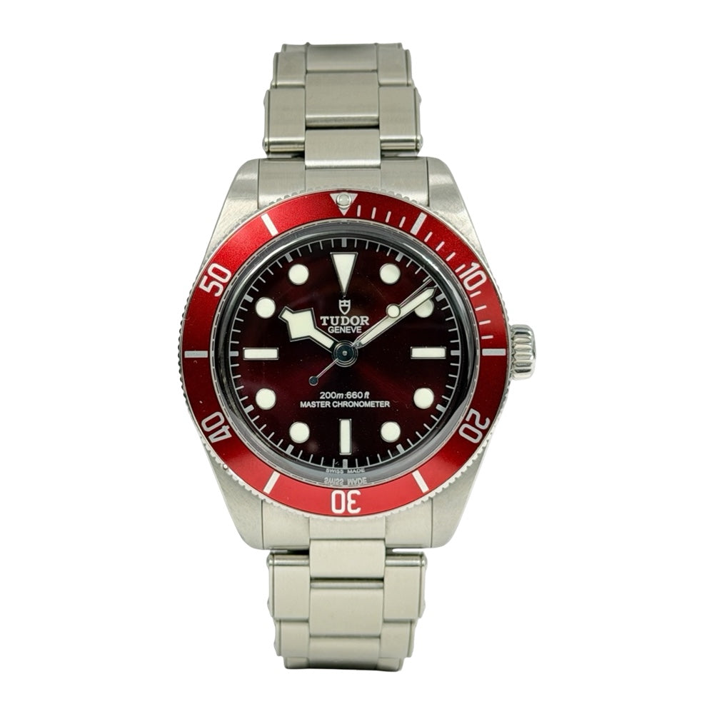 Tudor Black Bay 58 Burgundy Dial - 7939A1A0RU auf Stargold.ch erhältlich.