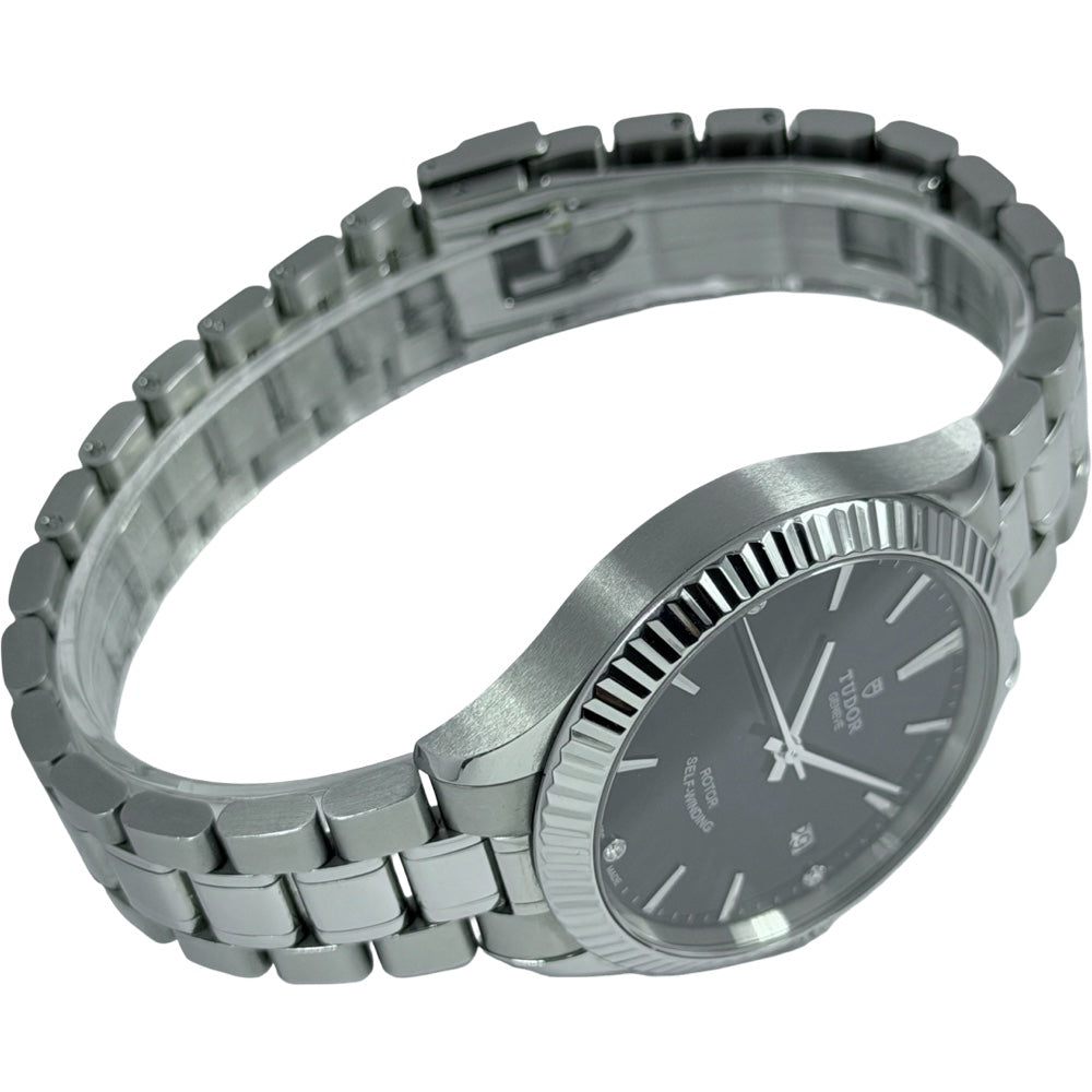 Tudor Style - 12510