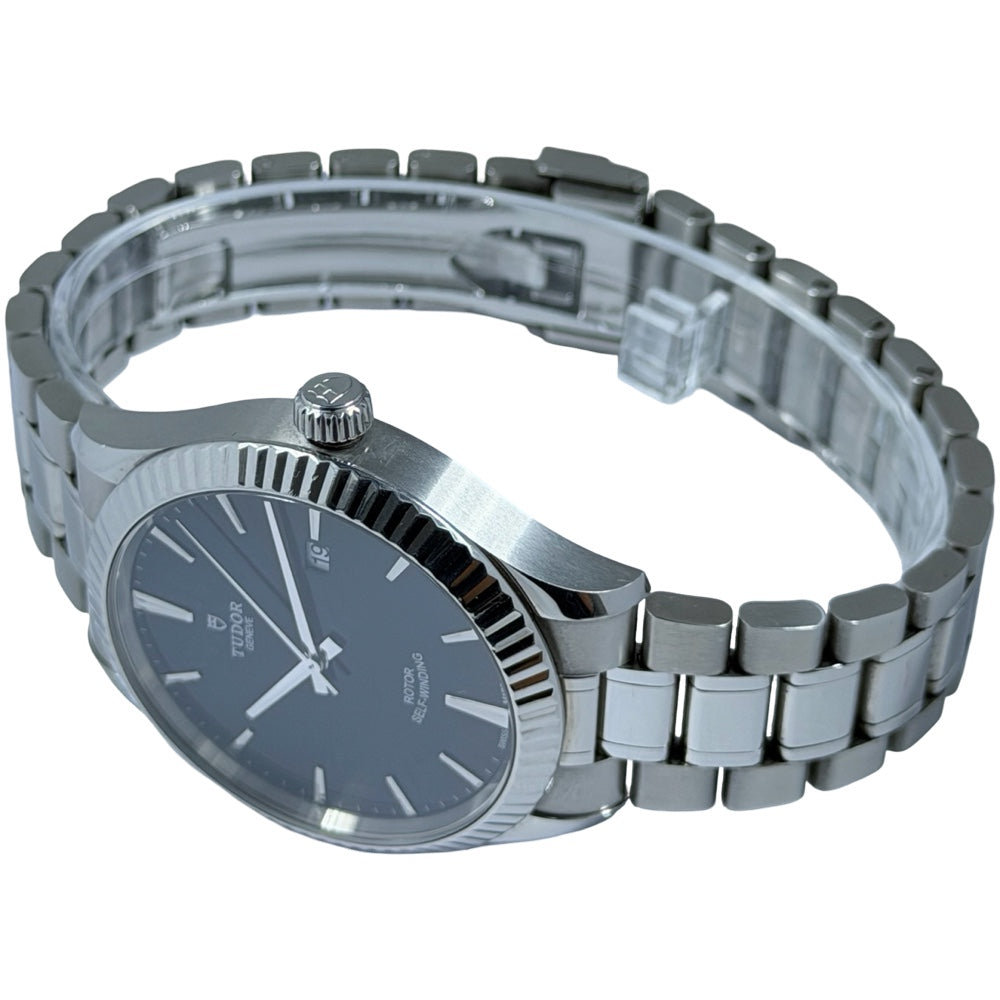 Tudor Style - 12710