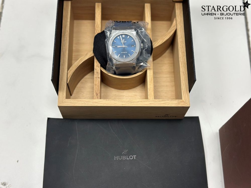 Hublot Classic Fusion Blue - 542.NX.7170.RX