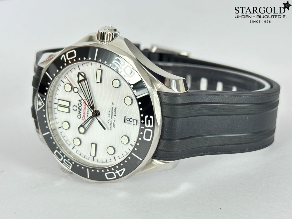 Omega Seamaster Diver 300 - 210.32.42.20.04.001